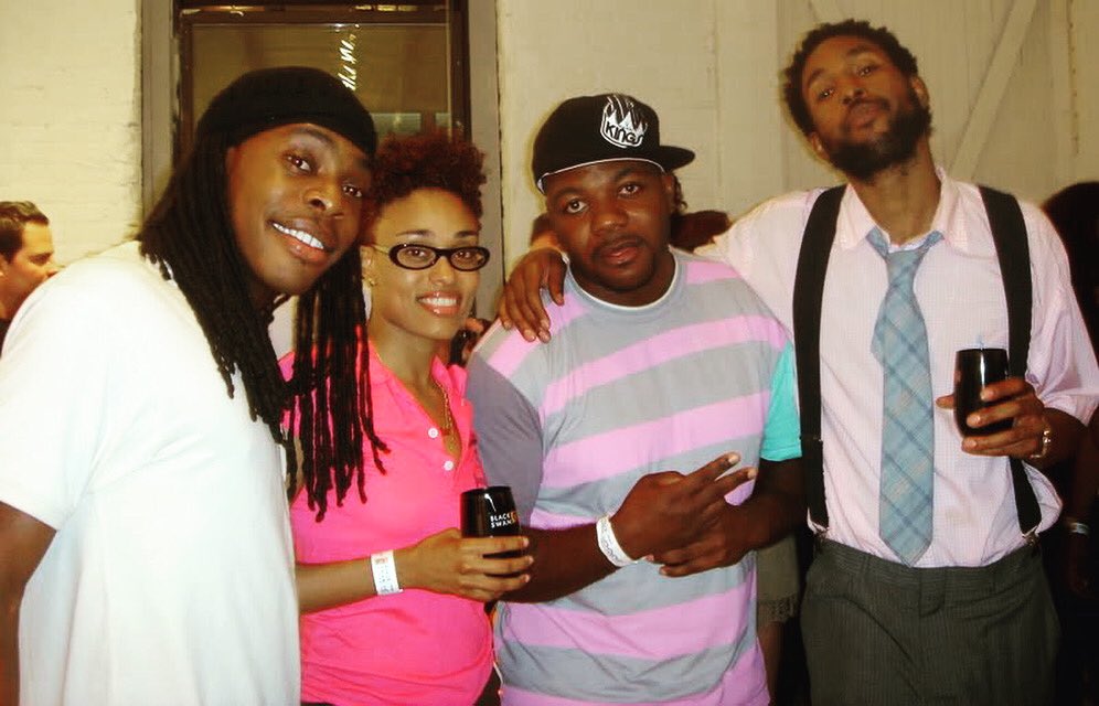 Rogiers1's tweet photo. #FlashbackFriday to this reception in 2007 with fellow artists & colleagues #JimiJames #PeterHadar and #Coultrain in NYC.
#Rogiérs #RogiérsFibby #ReleaseParty #IndieArtist #RecordingArtist #BlackCreatives #MusicBiz #MusicIndustry #Bling47 #singersongwriter #blacksingers https://t.co/y2GrY8n3Nj