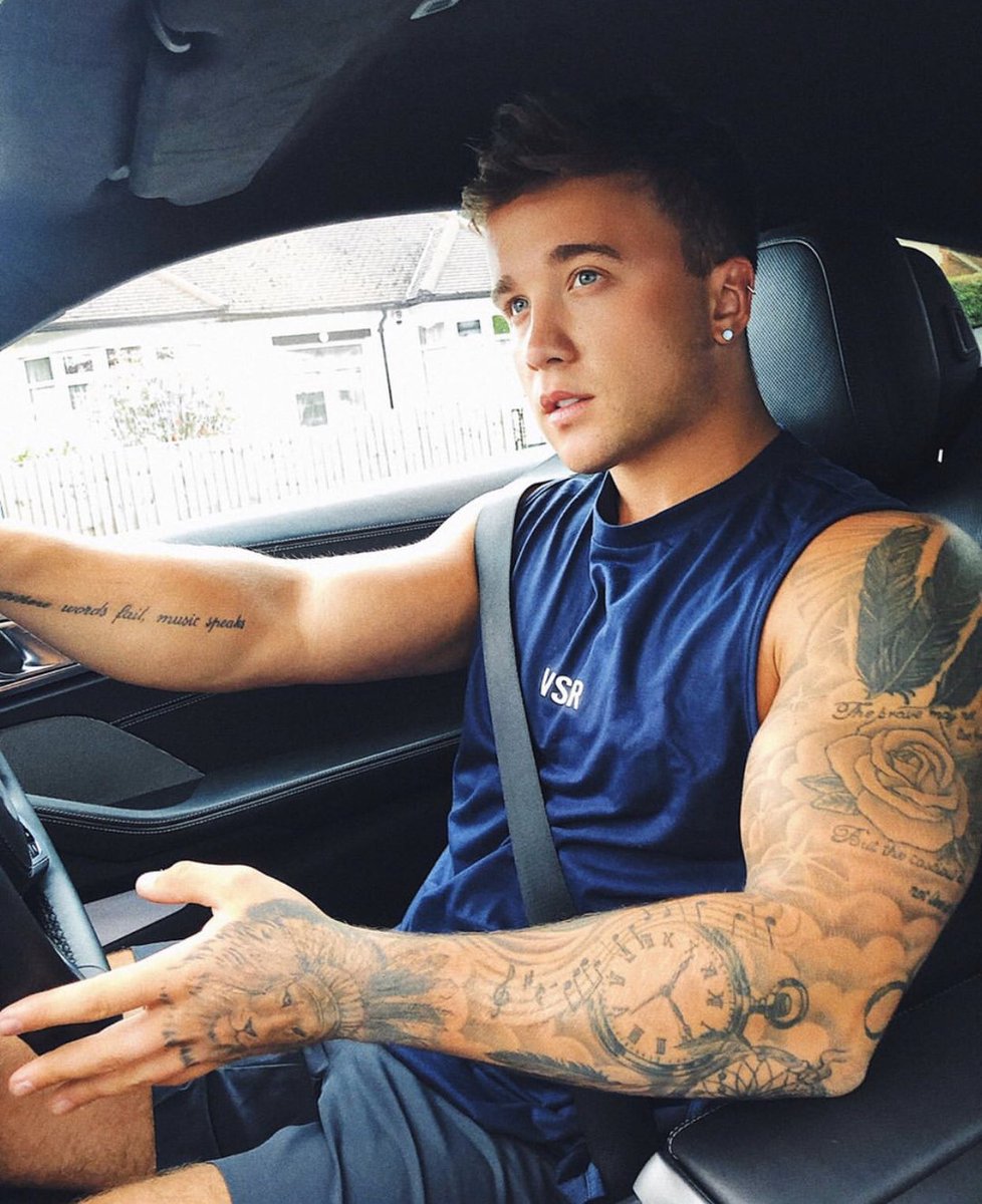 itssamcallahan's tweet photo. What’s your favourite road trip sing along tune⁉️

For a long journey with my Dad tomorrow in the car and I’m think a killer playlist is a must!!! 😂🤟🏼

HIT ME WITH YOUR BEST!!! ❤️ https://t.co/NVMUb0hoJ6