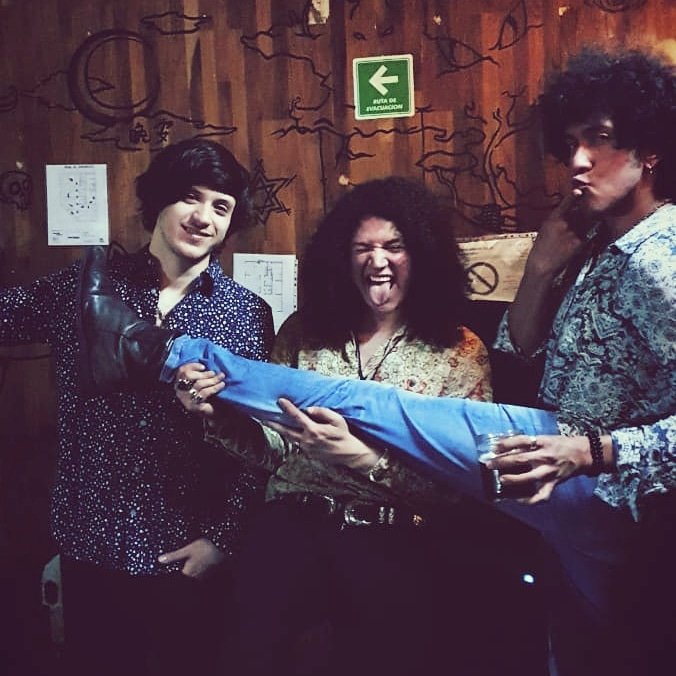 Esto es #ElRuidoDelMes de <a href="/PizzaPerroNegro/">Perro Negro</a> 🔥

Domingo 19 - Meet &amp; Greet - Pizza Perro Negro Revolución 

Viernes 24 - Live - Capilla De Los Muertos Guadalajara 

Sabado 25 - Live -Capilla De Los Muertos Hermosillo, Sonora

Viernes 31 - Live - Sangriento CDMX

📷 x Ro Pedraza