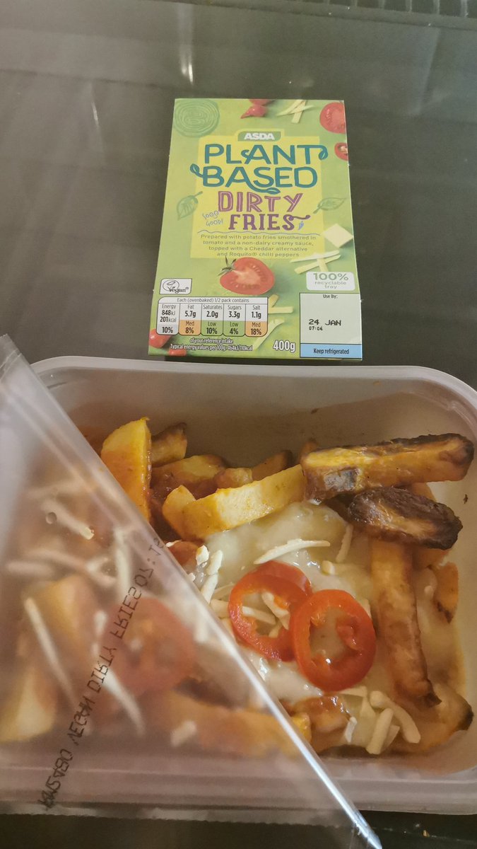Nerimattpows's tweet photo. @asda were your vegan fried meant to be burnt before I even put them in the oven? https://t.co/ewlmqqzLzy
