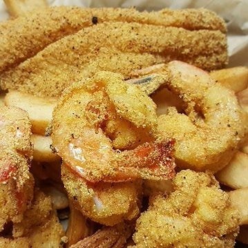 RaysBBQ1's tweet photo. It's Fryday! ๐ค Come on over to the Shack! Join the Happiest Happy Hour from 4pm-7pm! Spice up your day with our Brisket Nachos! ๐ #raysbbqshack #smokingoodbbq https://t.co/HKXJu41qhw