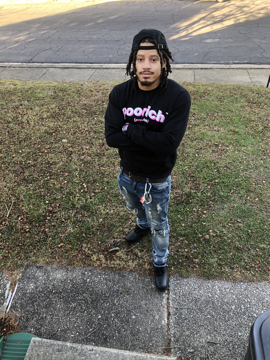 NellzGC's tweet photo. In my lifetime- I done lived a couple, so when I hit my prime, you niggas in trouble!! ๐ค #ItzAGoldRushโจ #PoorRich https://t.co/0rh5gOgXS2