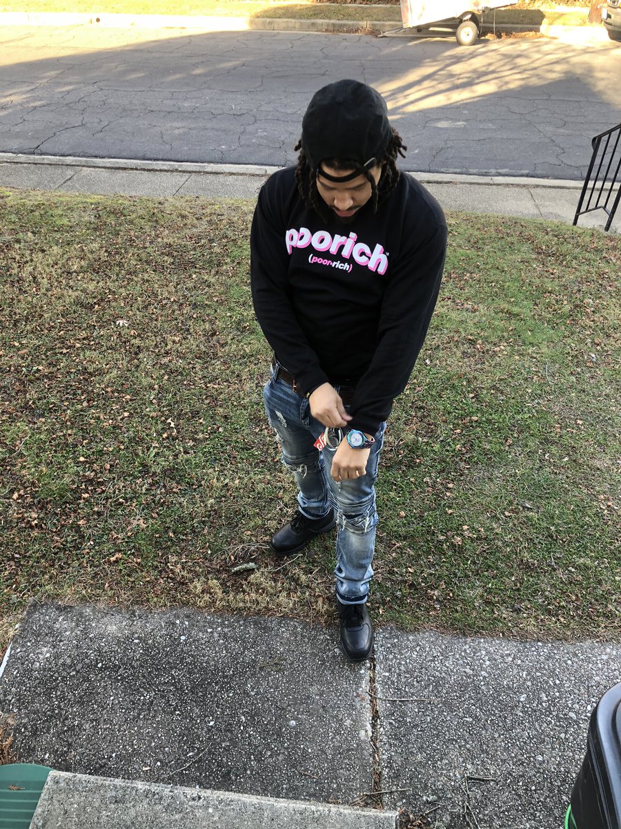 NellzGC's tweet photo. In my lifetime- I done lived a couple, so when I hit my prime, you niggas in trouble!! ๐ค #ItzAGoldRushโจ #PoorRich https://t.co/0rh5gOgXS2