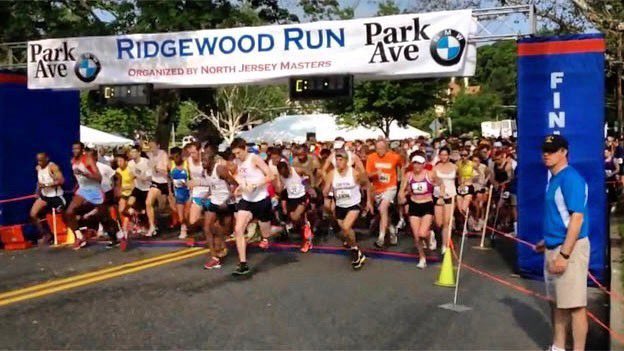 NJMasters's tweet image. TGIF! 👟👟 #flashbackfriday to the #ridgewoodrun - did you know registration for this classic event is now open?! 🙌🏼👟🗓 Head to njmasters.com to register today! See you there! #running #runnj #runnersofinstagram #barwickgroup #usatfnj #healthylifestyle @BarwickGroup