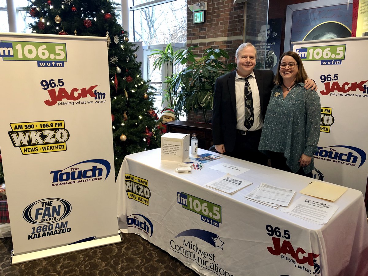 FetzerCenter's tweet photo. The WMU Connect Business Expo 2020 was a success! Thank you to all the vendors and people that came to check out this event. We hope everyone had fun networking and learning more about businesses in our community. Keep an eye out for our next WMU Connect event happening soon! https://t.co/urZq3nTOiN