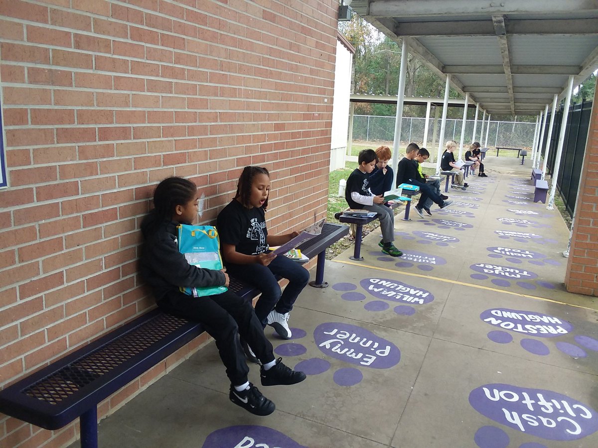 MaryMbpowell's tweet photo. Buddy reading with our second grade friends.  #LimitlessPossibilities https://t.co/N8jBIeQTrx