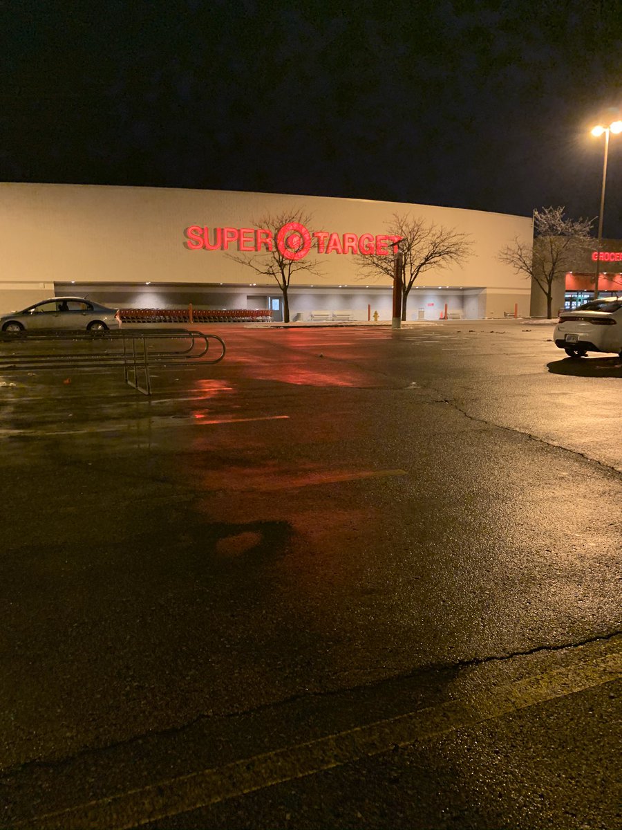 jasieeubanks's tweet photo. It’s Remodel time here in Lawrence, KS! This store, guests and community so deserve this transformation. As you can see by the cake, our team is excited to (finally) get it going! ❤️😎🎯 https://t.co/UhAd5BdHH0