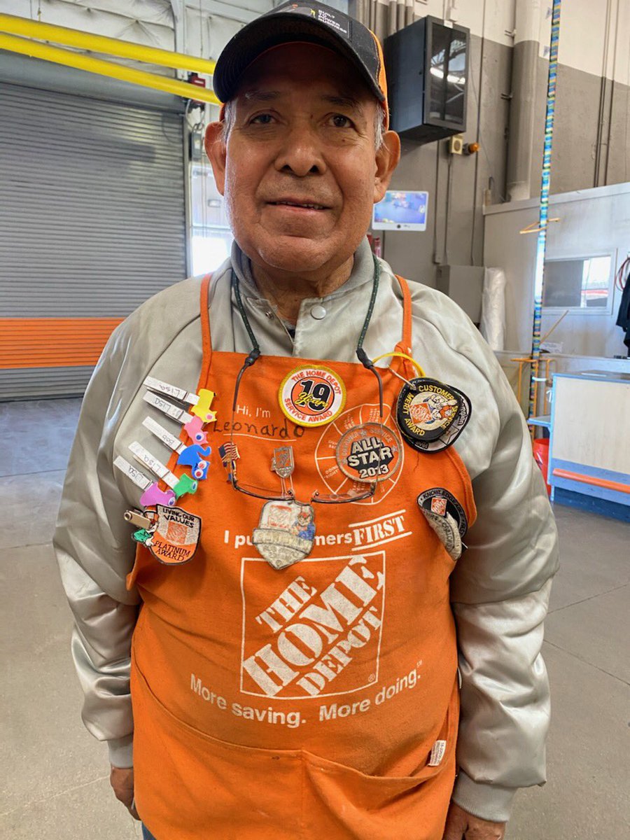 MitschAbby's tweet photo. #Bearvalley getting excited about winning cashier behavior clips and prizes for credit cards this week! Awesome job Leo for your dedication in recoveries! #1520proud #oneteam https://t.co/4EADlhS7GO