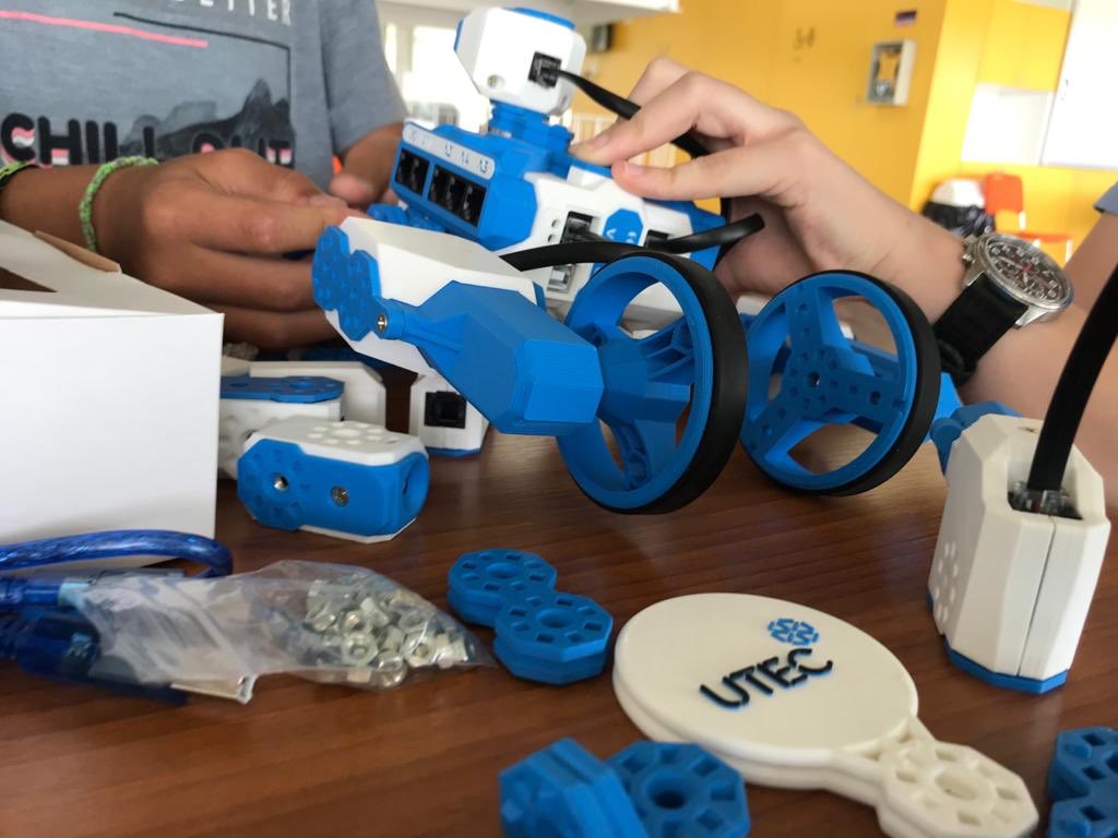 UTECuy's tweet photo. ¡Así fueron las jornadas de Game Makers en el #ITRnorte de Rivera! Niños de entre 8 y 12 años disfrutaron de talleres de verano sobre desarrollo de videojuegos y juegos de mesa 🎮👾 ¡Gracias a todos los que participaron y aprendieron jugando! #UTEClaba https://t.co/cGv8ZFvaZQ