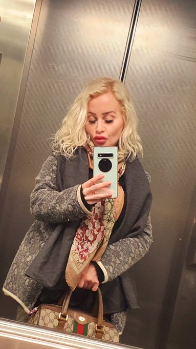 #selfie https://t.co/0IHcXxx0lf<a href="/tag/selfie"class="tags">#selfie</a>