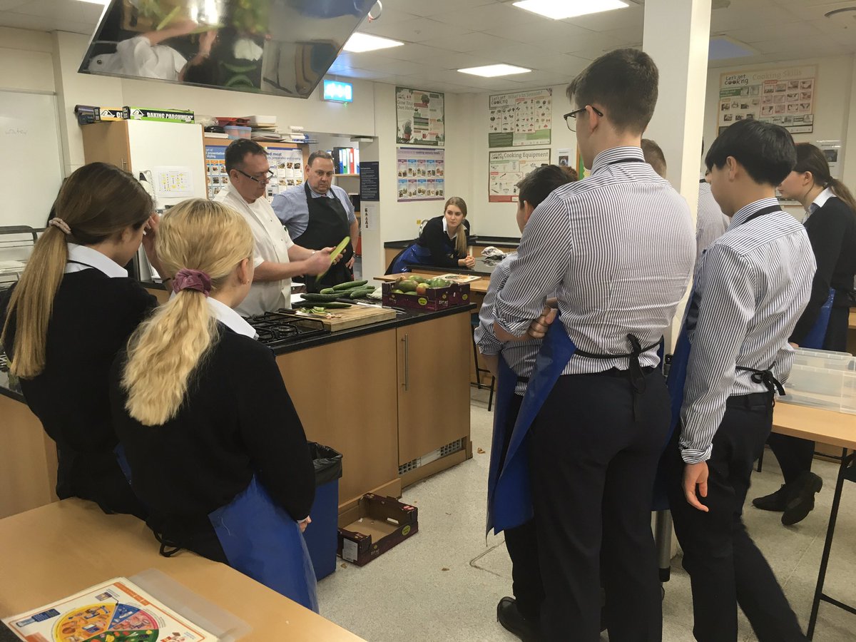 MillfieldMAP's tweet photo. A new cooking MAP, MasterChef Masterclasses - learning knife skills. Thanks to Chartwells for getting involved in teaching our students. #Millfieldschool https://t.co/i56ks2XDtG