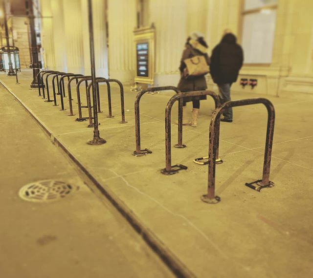 Chicago has well chosen, sited, spaced and secured staple bike racks. #rackathon ift.tt/30x4ZgH