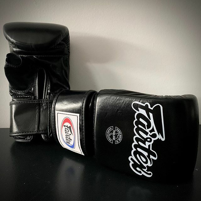 @fairtexthailand Bag Gloves in🔥🔥🔥
.
.
.
#fairtex #thailand #baggloves #sparringgloves #boxinggloves #muaythai #boxing #mma #kickboxing #martialarts #workout #fitness #motivation #train #sparing #fightgear #fightshop #hawaii #honolulufightshop #hnlfig… ift.tt/369fIz7