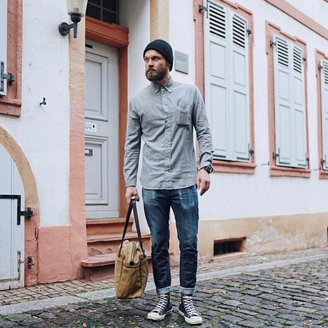 Happy #fadefriday y’all!!
📸 @sel.vage 
#selvedgedenim #selvedge #denim #selvage #rawdenim #drydenim #denimporn #denimhead #ootd #menswear #mensstyle #mensfashion #wellwornwornwell  #indigo #shockoe_atelier #rva #shockoe #shockoedenim #shockoeatelier … ift.tt/3ao7yWD