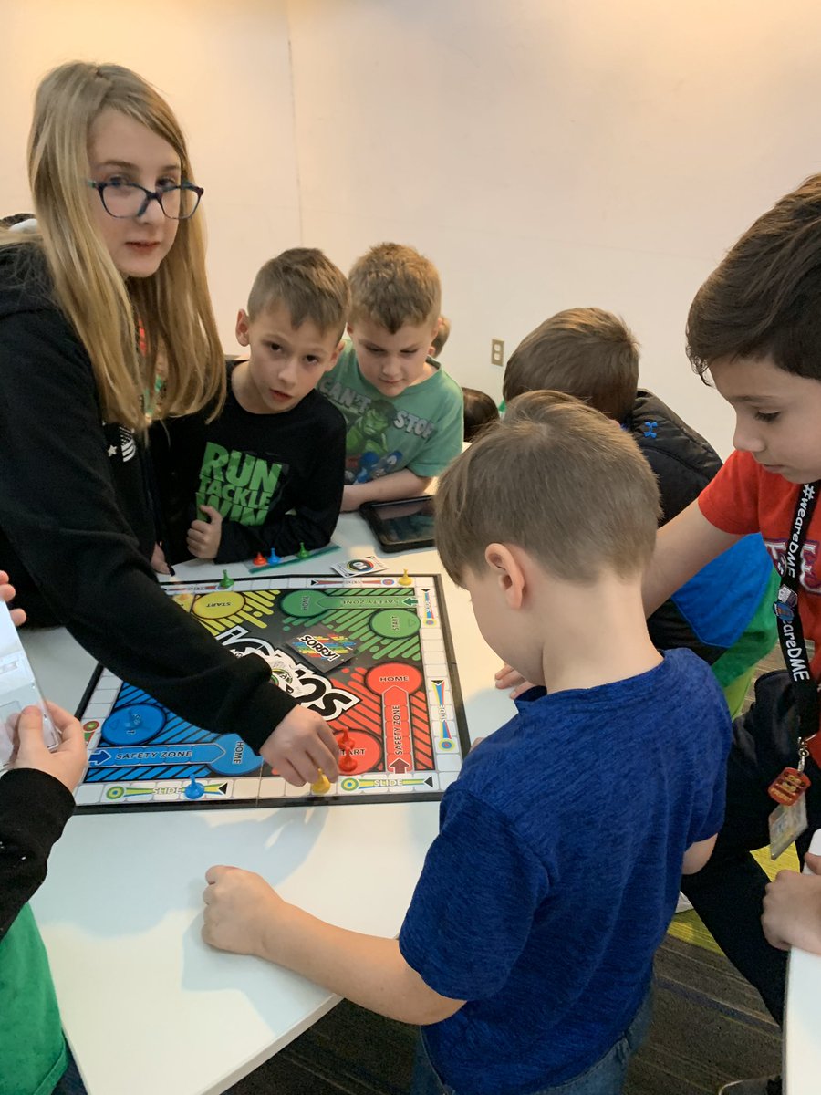 Sara Neill tweet media