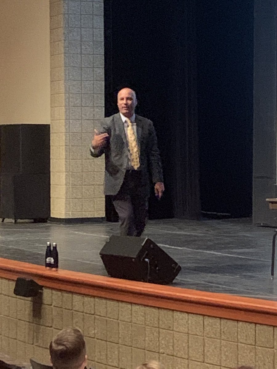 lakeview_jh's tweet photo. Ending the Innovation Conference with Keynote, @casas_jimmy.  Remember your WHY and what you said in that interview chair.  #PLSDproud https://t.co/Ue9qllHyqC