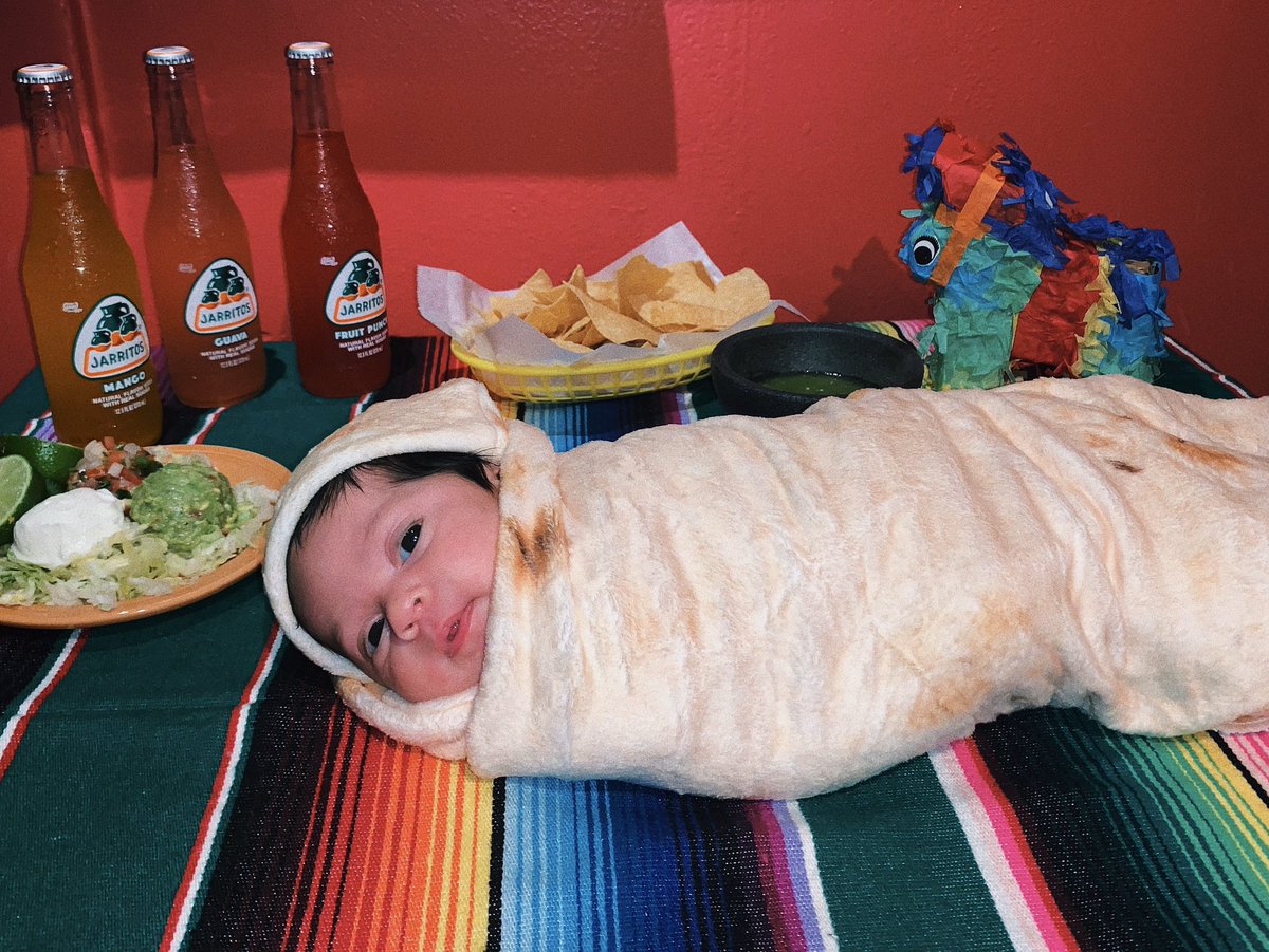 camrynawr's tweet photo. my beautiful burrito is one month old 🌯💗 https://t.co/jrPOcDwirv