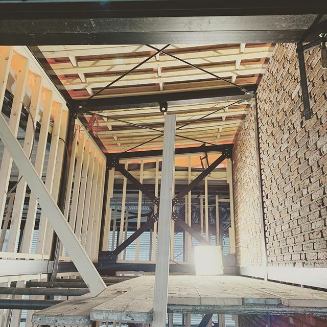 Zo ben je bezig met een nieuwe installatie en schiet je ineens een mooi stilleven.
#mooiwerk #brandbeveiliging #kodakmoment ift.tt/2NE3Tu9