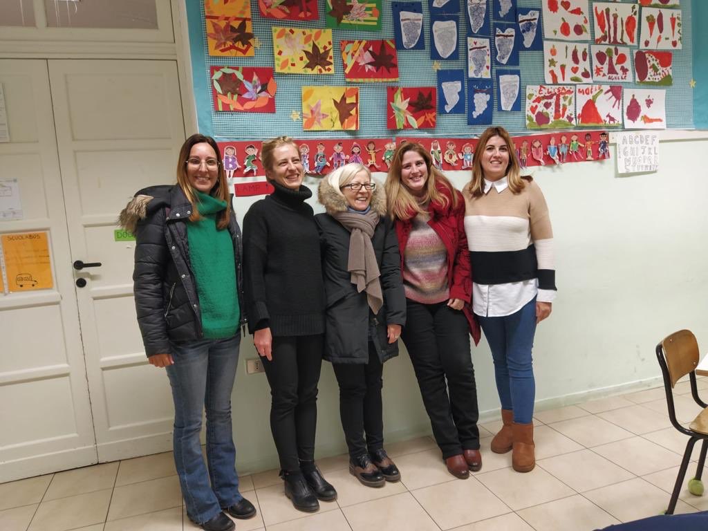 ceip_machado's tweet photo. ➡️Reunión con la inspectora de #inclusióneducativa de #Peruggia: normativa y procedimientos sobre la atención a la #diversidad en 🇮🇹.
➡️Encuentro con la neuropsiquiatra infantil Daniela Toccaceli: estructura sanidad-educación, tratamientos e intervención en TEA.
Y... seguimos! https://t.co/Ki9sxB9w6j