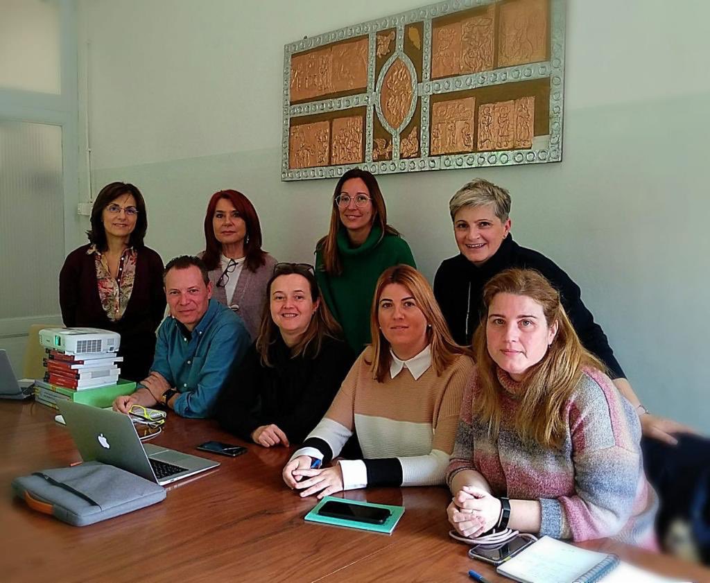 ceip_machado's tweet photo. ➡️Reunión con la inspectora de #inclusióneducativa de #Peruggia: normativa y procedimientos sobre la atención a la #diversidad en 🇮🇹.
➡️Encuentro con la neuropsiquiatra infantil Daniela Toccaceli: estructura sanidad-educación, tratamientos e intervención en TEA.
Y... seguimos! https://t.co/Ki9sxB9w6j