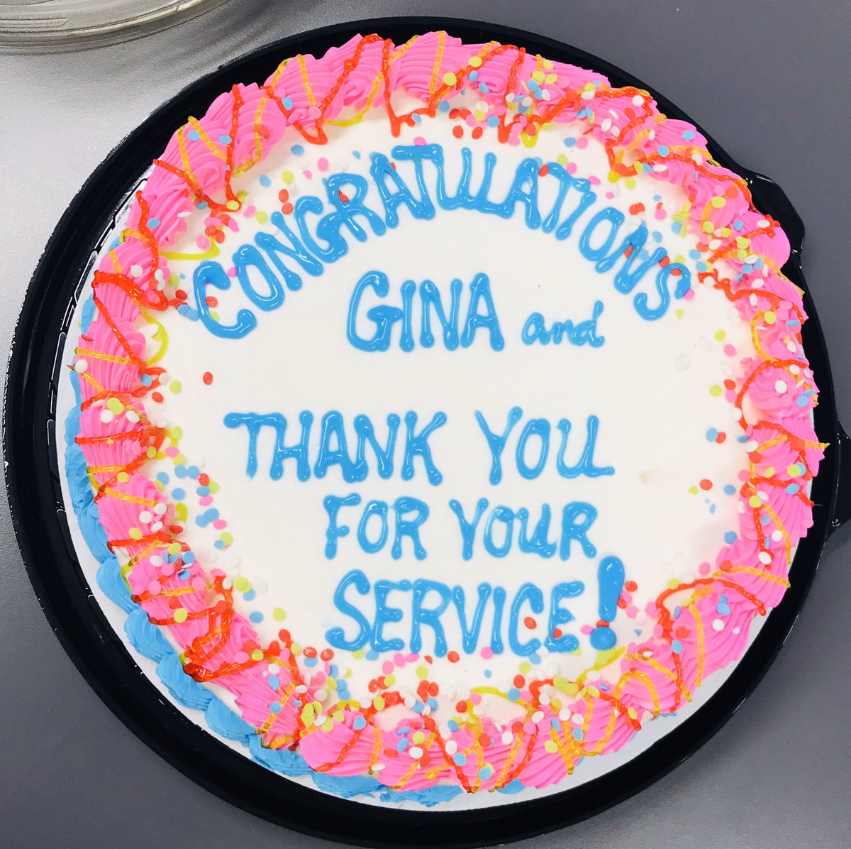 Team CLE celebrating with Gina Bird - Congratulations on your retirement, Gina! ✈️🦺✈️@weareunited @LouFarinaccio @Auggiie69 @Kristin0976 #winningthelines