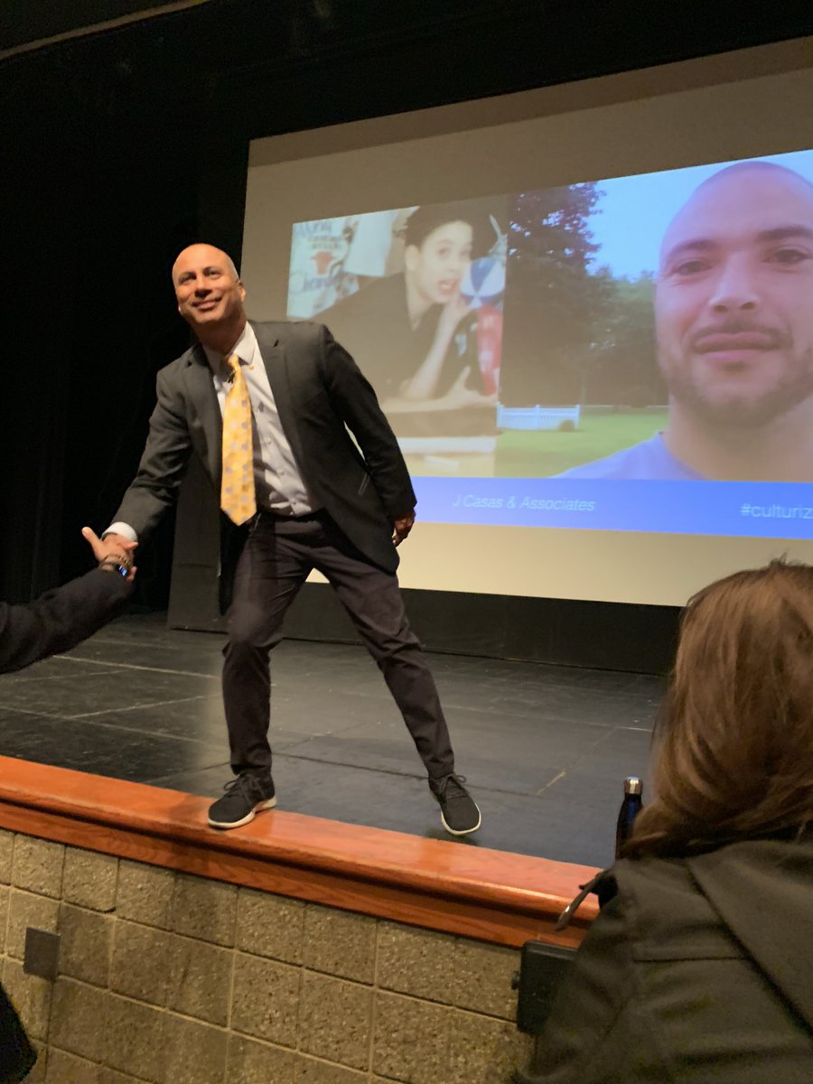 SCEfunbrarian's tweet photo. An entire day of inspiration!!! Thank you @MichaelBonner_ @casas_jimmy @shannonmmiller @PLSD @SeymourEducate #PLSDproud #liveyourexcellence https://t.co/8VM9SpEace