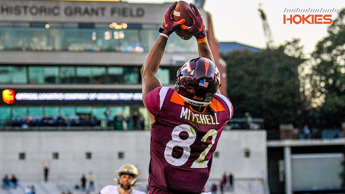 HokiesFB's tweet photo. Big Stone Gap 🔨 

@j_mitch82 scored 6 total TDs in 2019 &amp; was 🔑 to a Red Zone offense that ranked 7th in 🇺🇸 

#Hokies 🦃 | #BSG 🔨 https://t.co/kdpF3xM9zQ