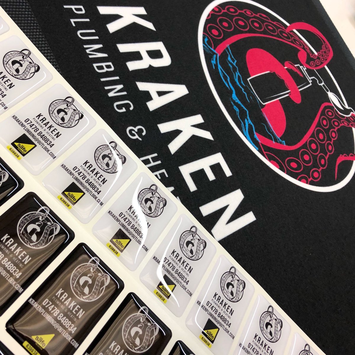 StickersAndThat's tweet photo. Was a pleasure to do these Mats and Domed Stickers for @shanejura / @krakenheating, thank you for trusting us with your logo and design ๐ค๐ผ๐ค๐ผ
.
.
.
#servicemat #domedstickers #nofilter #businessbranding #stickers #marketing #merch https://t.co/e7Ryn148Af