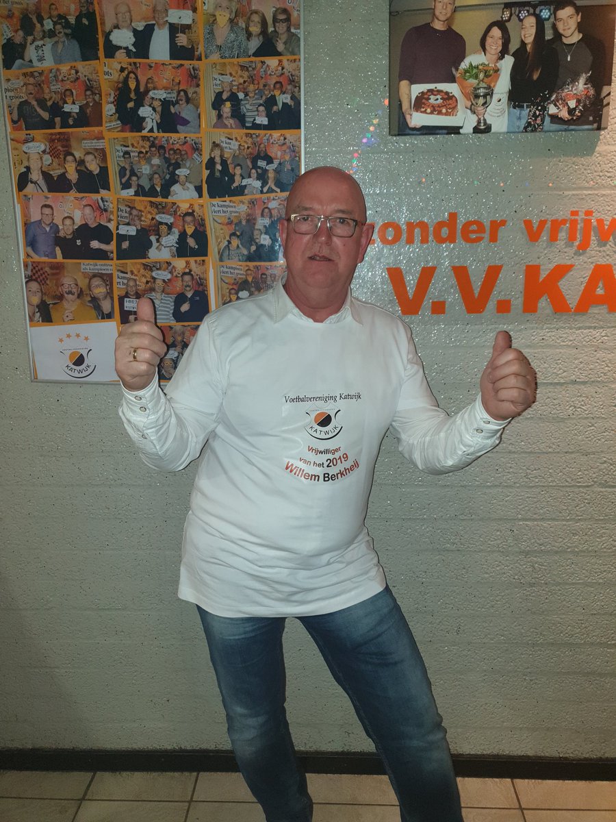 SVVVKatwijk's tweet photo. Onze Wim Berkheij is de vrijwilliger vh jaar @vvkatwijk #Topper #ZondervrijwilligersGEENVVKatwijk https://t.co/5gb7HaDx30