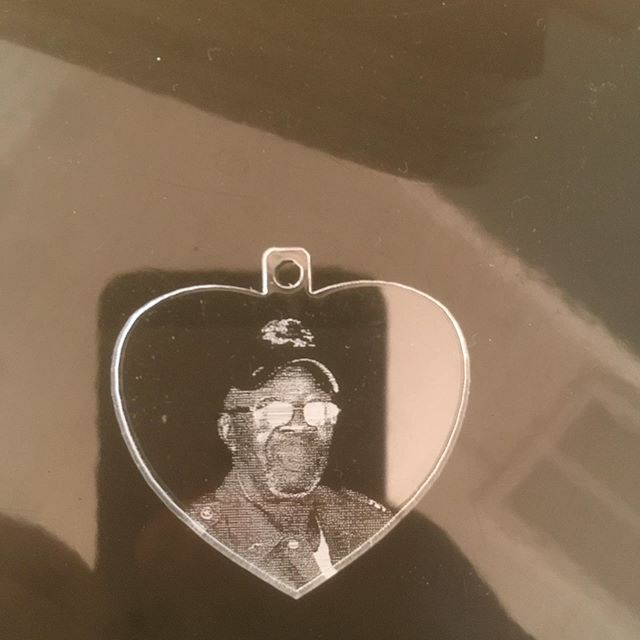Intaglio_us's tweet photo. Photo on acrylic. 
#intagliolaseranddesign #acrylic #photo #engraved #personalized #memorial https://t.co/MxiEWvjbiX https://t.co/Ljej9Qg0Q5