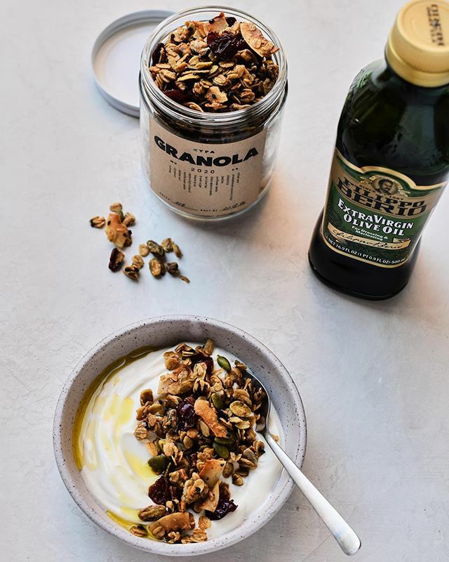 New Year, New Granola? While I’m not a big believer in giant new year’s resolutions, I love the gentle reminder to get back on track that a new year brings. I used @filippoberio_us Extra Virgin Olive Oil to mix up countless batches of my Everyday Granola… ift.tt/2TzOPle