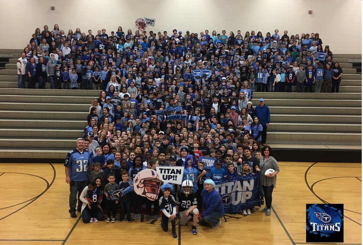 Brown’s Chapel Elementary in Murfreesboro supporting our team in the ⁦<a href="/Titans/">Tennessee Titans</a>⁩ Two-Toned Takeover! #TakeEverything and #TitanUp  ⁦<a href="/BCE_Bucks/">Brown's Chapel Elem</a>⁩ ⁦<a href="/rucoschools/">Rutherford County Schools</a>⁩