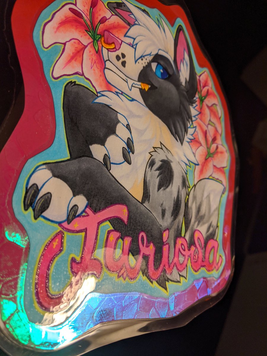 Was in a bit of a hurry so I couldn't get photos before lamination, but I loooove how this came out! Photos don't do it justice!

Badge for <a href="/SyrupDesolation/">Furiosa Mantra🥞👑</a> ❤️