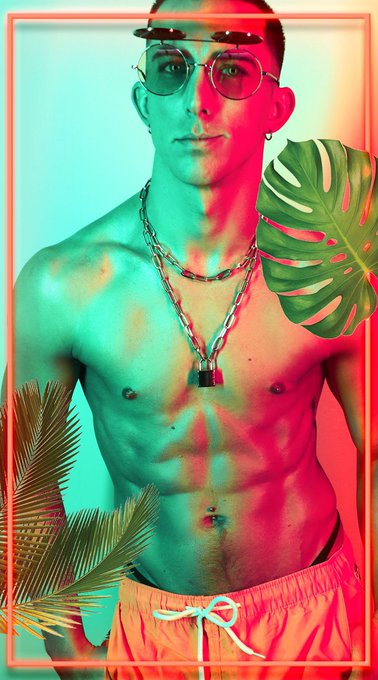 Ready for a banana split ??? #gaycruise #daddyondeck #marekrichard https://t.co/mRIV3JUh0T