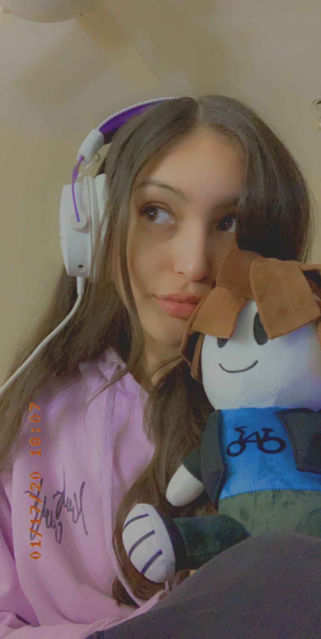 Basicvane On Twitter Kreek S Hoodie Users Plushie Chillin - roblox face reveal