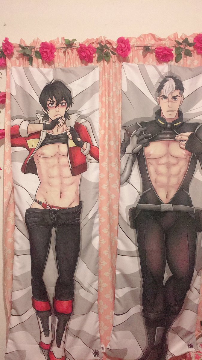 Carochinchin's tweet photo. Sheith, Kosmo pouches &amp; totebg from @Sukihii // the yokai pouch from @monstersheith // lanyard from @jujujulieta // dakimakuras from @NacionFUJOSHI https://t.co/o0cYIG5tpR