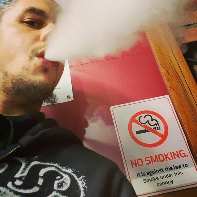 TopNotesBass's tweet photo. Quite right too, filthy habit... staring down the barrel of 5 years #notblowingsmoke and loving it! 
#vape #clouds #local #panto #surrey https://t.co/JmVuNwYDIc https://t.co/zH8kbV0Yjh