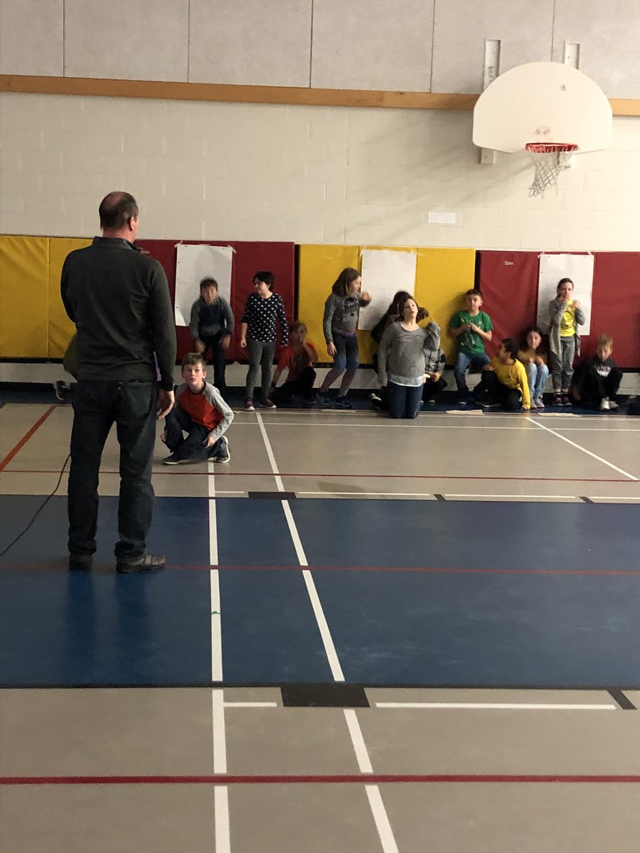 BingsinEd's tweet photo. Mr. Chaplin led our house challenge today. It was so nice to see so much school spirit. #danceoff #listeningskills #quickquick @CDSBEO #StMaryCP https://t.co/HOjqIBCFWI