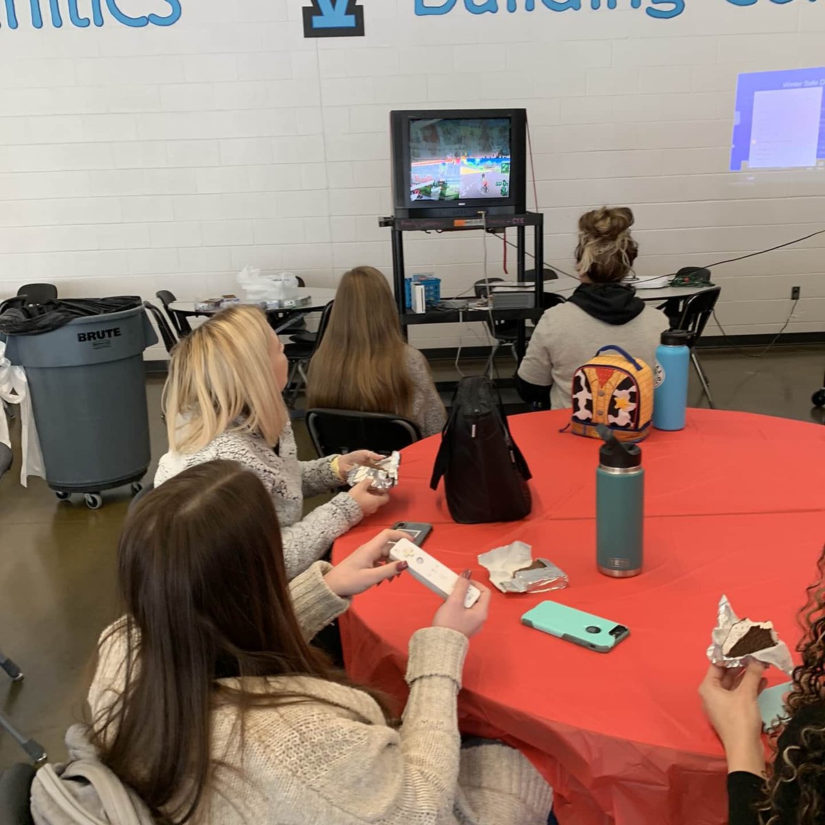 evhsFCCLA's tweet photo. Wii had fun playing Mario Cart to practice our driving skills. Stop by our table at lunch next week to see if you have what it takes to be a top driver and earn a sweet prize #winterweatherdriving #FACTS https://t.co/oEtVTsVvea