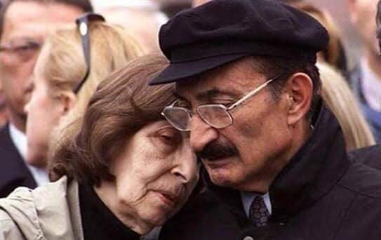 AdemTorlak9's tweet photo. Rahşan Ecevit Karaoğlanı’na kavuştu.Allah rahmet eylesin mekanı cennet olsun . https://t.co/9O8ro091iE