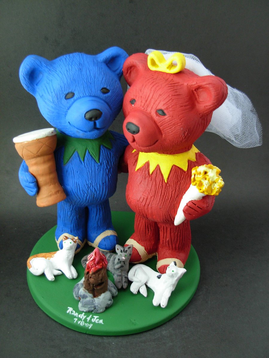 caketoppers's tweet photo. Hippie Bears wedding Cake Topper custom made to order @WeddingCakeToppers 
1-800-231-9814 #magicmud#gratefuldead#hippie#hippiebears#djembe#weddingCakeTopper#hippy#hippywedding#hippiewedding#bearwedding#rocknrollbears#gratefulbears#weddingtopper#drummer#deadheadwedding https://t.co/amLMkE4UHq