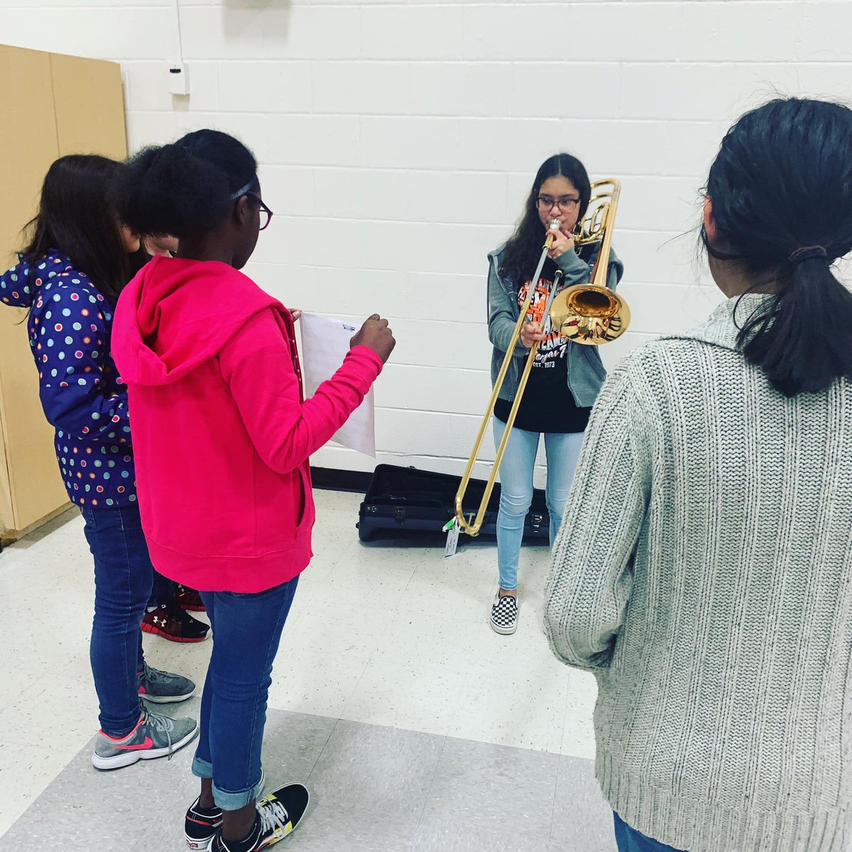 rowlettelm's tweet photo. Thank you Coyle band for showing our 5th graders how awesome band is! @GISDArts @coyle_band @Rowlett_Bobcats
@bainsbrain @RoderickKing01
#ChooseGarlandISD #GarlandUSA
#yearofalignment #risingstars #risingartists #endlessstories https://t.co/yX0Uuw5Z6m