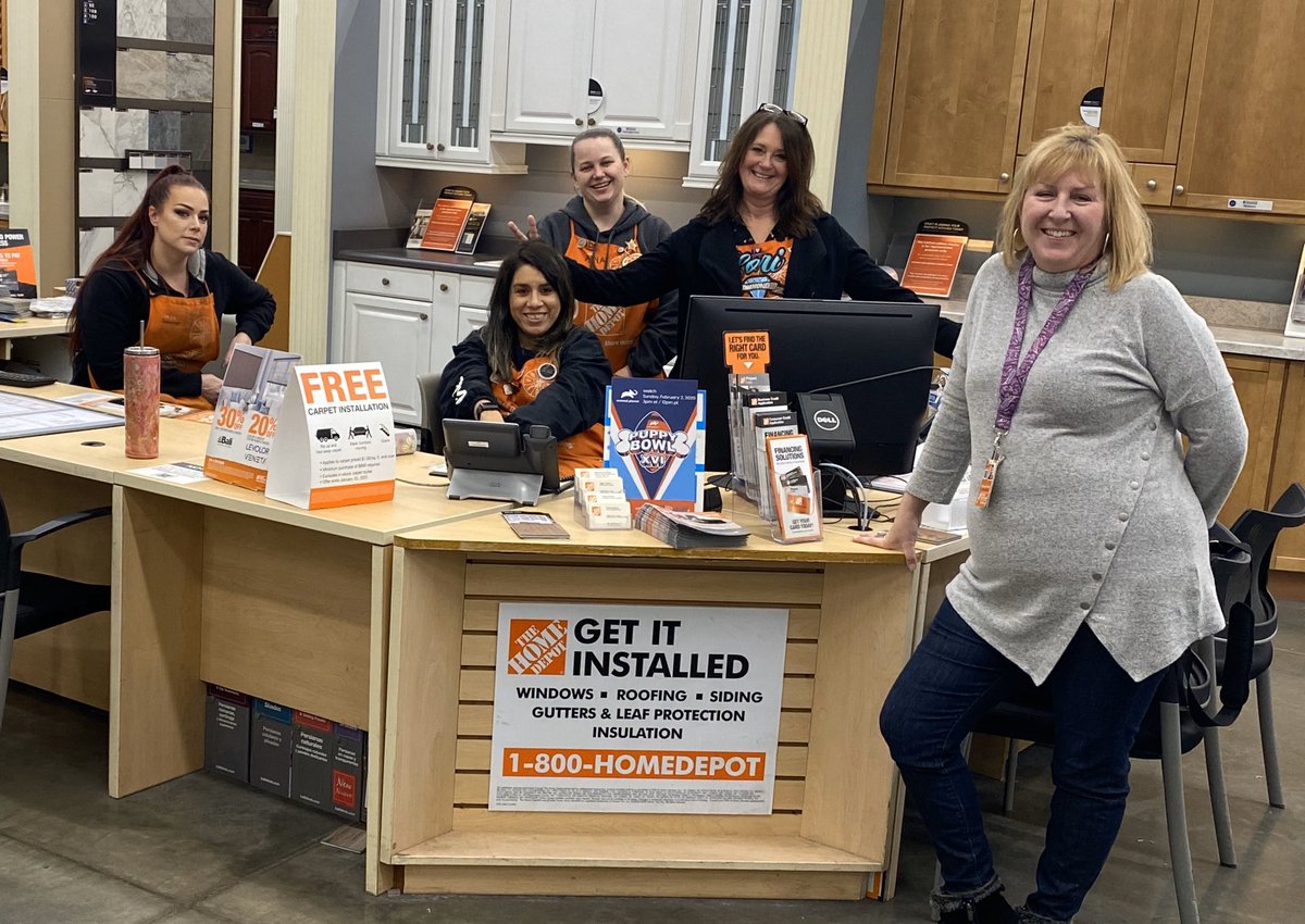 KerryanneDuke's tweet photo. Thank you Sylvana from Avalon Shutters for doing an in aisle PK https://t.co/H0HfIr4V0O