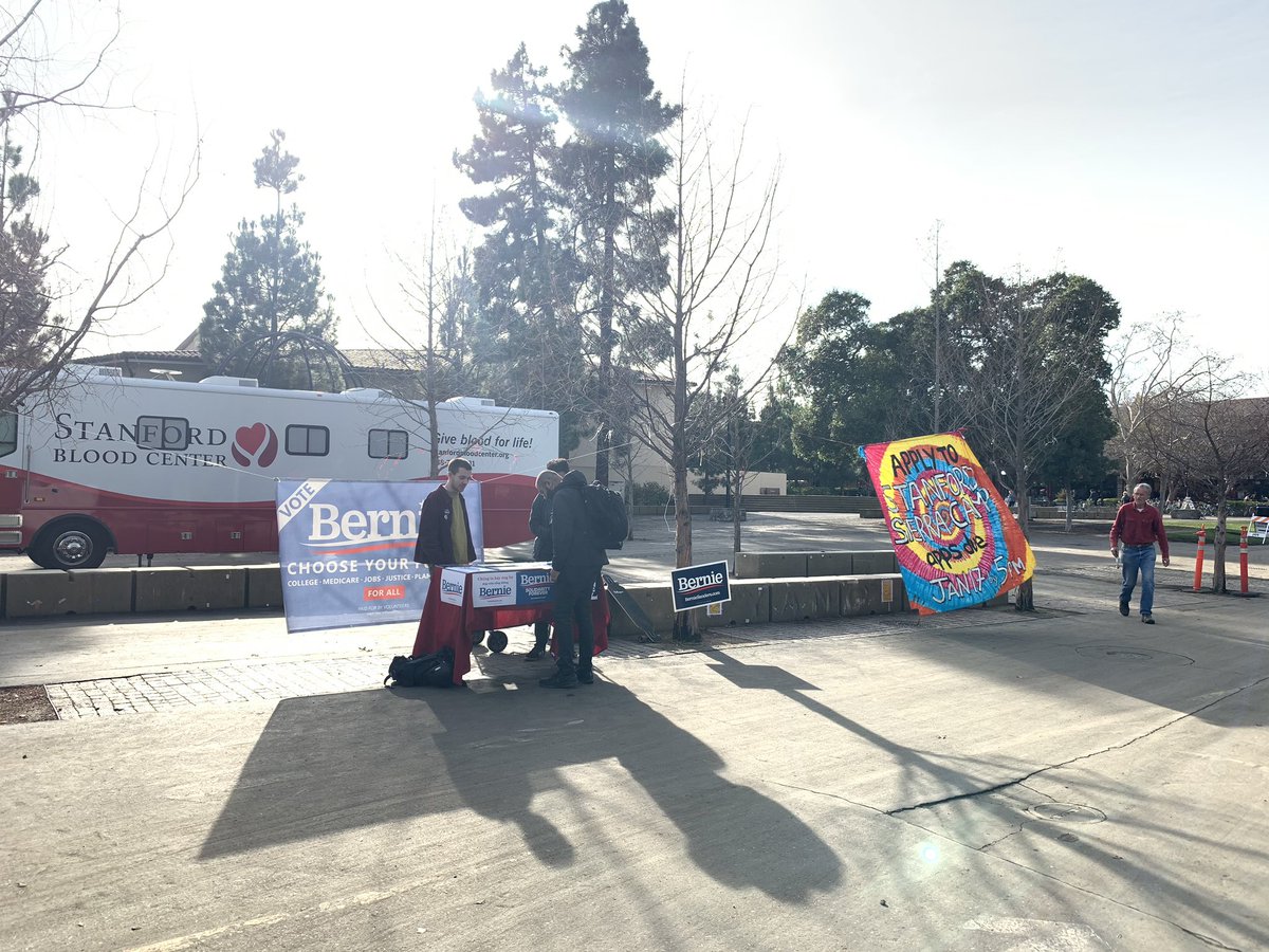 Came for #CAA_NRC_Protest at beautiful @Stanford UNI but ended up at @BernieSanders campaign booth LOl 😂 Too bad missed the anti #CAA protest @ashoswai thanks for letting know 🙏 . #whataprettyday