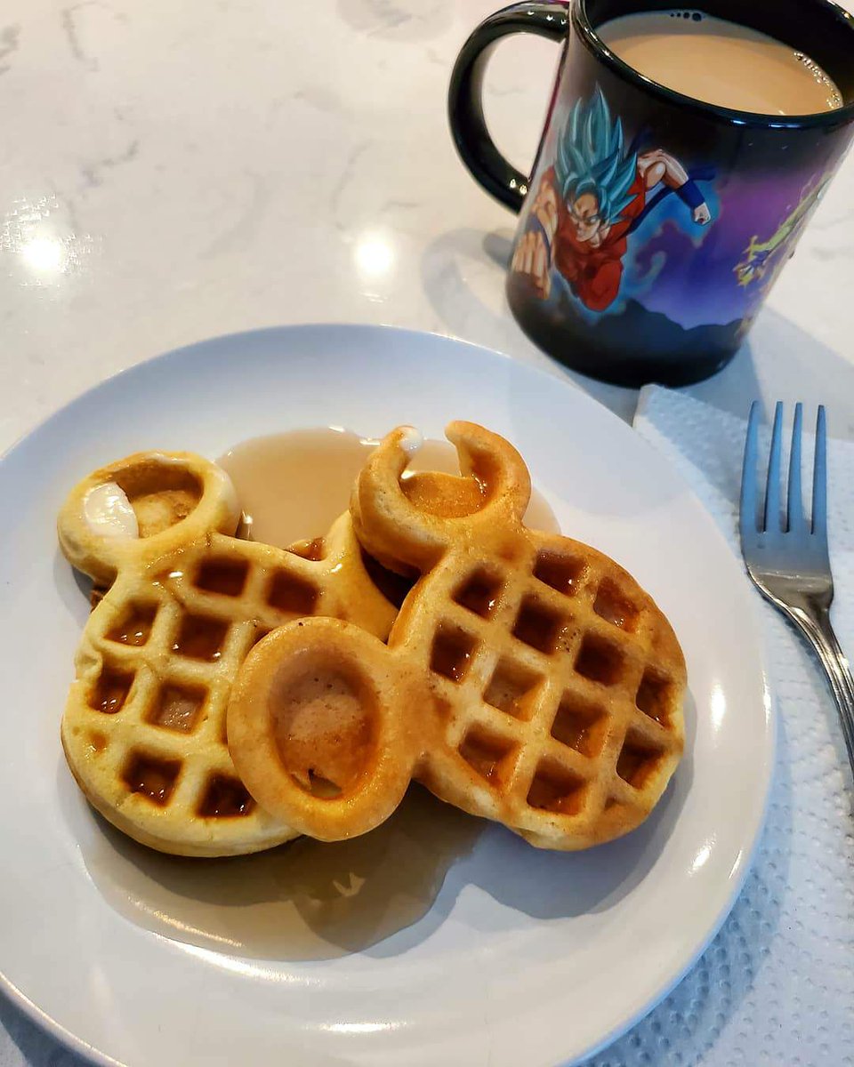 Zekwas1's tweet image. Breakfast of champions!
Made with love by my #wifetobe
How lucky am I, right?
And yes...shes a bit of a disney fanatic.
.
.
.
#beAVID