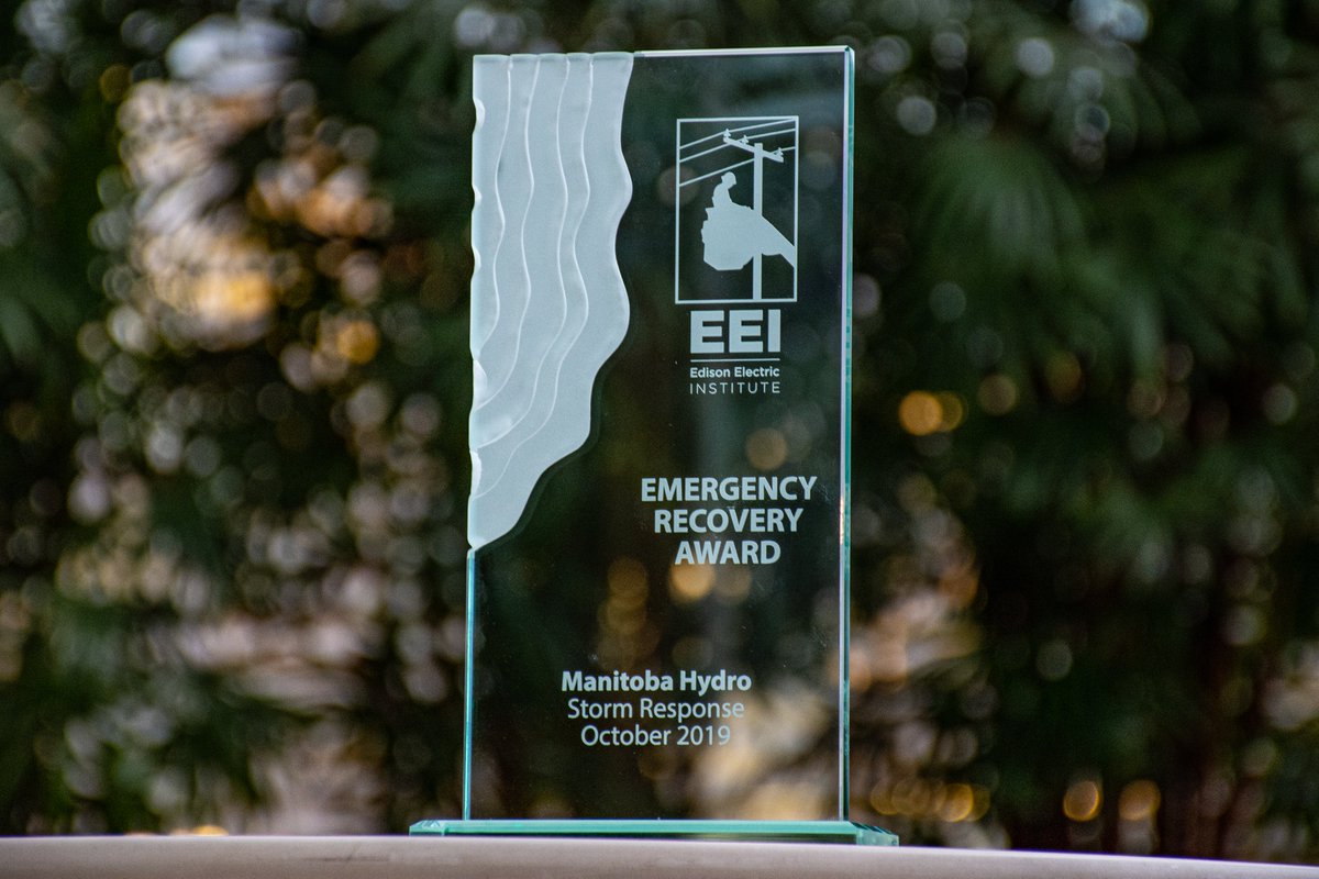 manitobahydro's tweet photo. We’re proud to earn the @Edison_Electric Emergency Recovery Award for our October storm response — the largest restoration in our company’s history. Over 4,000 poles replaced and nearly 1,000 km of overhead wire strung to restore 184,078 outages. Thanks to everyone who helped. https://t.co/AJV5HaOLon