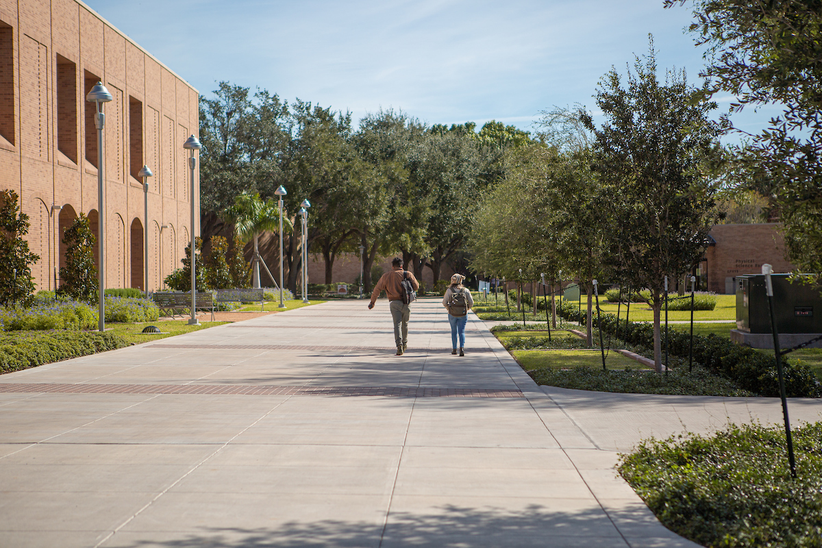 Students walking outside of Student Union Edinburg