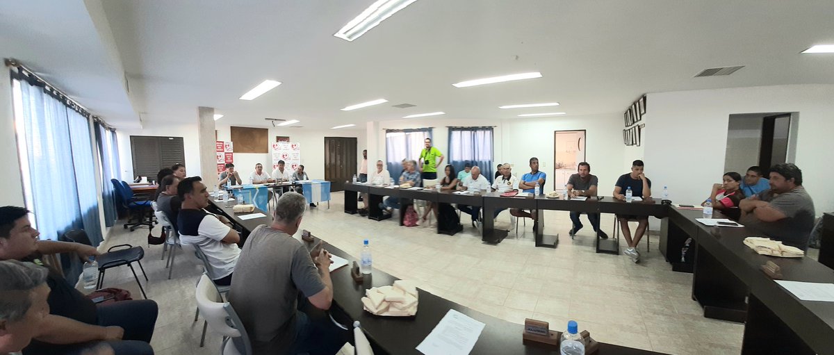 Javier Treuque continuará al frente de la #LigaDelValle 

📲 bit.ly/2R6KRim