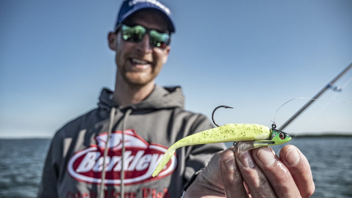 TheNextBiteTV's tweet photo. There is nothing Gary likes more than sharing a brand new technique with you.  Gary and John do exactly that tomorrow morning on the Discover Channel. Catching big walleyes on Snap Jigs might be Johns new favorite technique. 

#Berkley #SnapJig #CatchMoreFish #Walleye #Fishing https://t.co/zLTT6Ipxpj