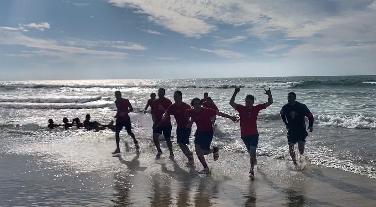 AztecBaseball's tweet photo. A great day of team building and mental toughness training with the best in the world! #GoAztecs #USNavySEALs #StayHard #IDFM #Navy #SEALs #USA #TMF  #FrogMan https://t.co/SbjddDdKFu